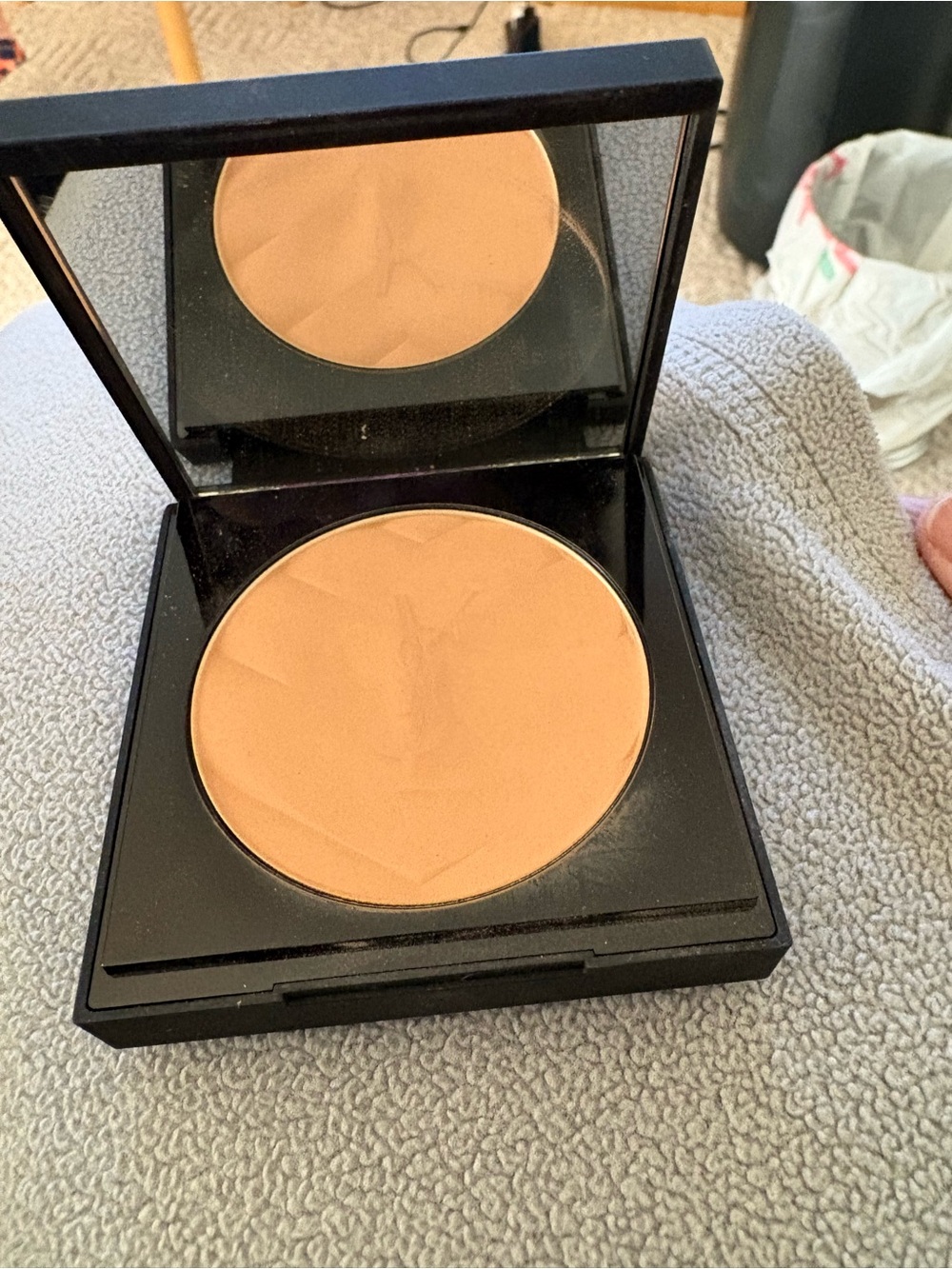 Yves Saint Laurent All Hours Hyper Finish Ultimate Setting Powder, #04